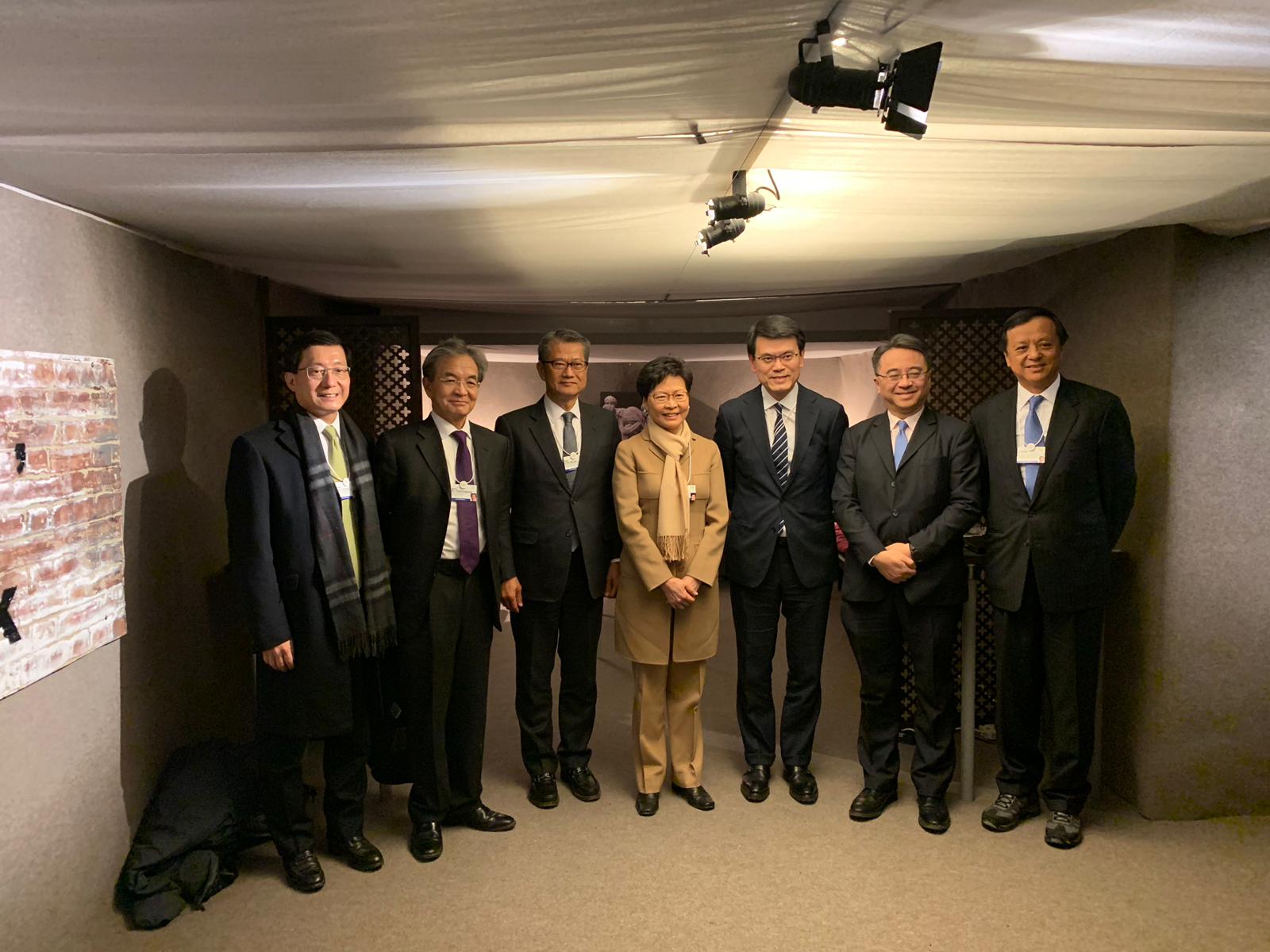 HK Delegation Standing 2